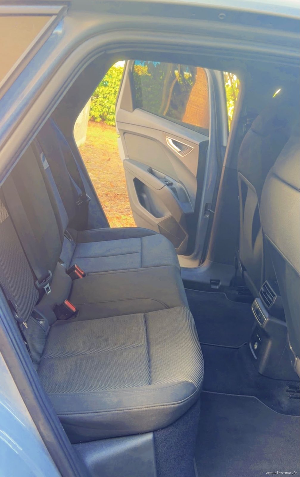 Intérieur Audi Q4 électrique VTC Nadir Paris. Confort premium pour vos déplacements en ville.
